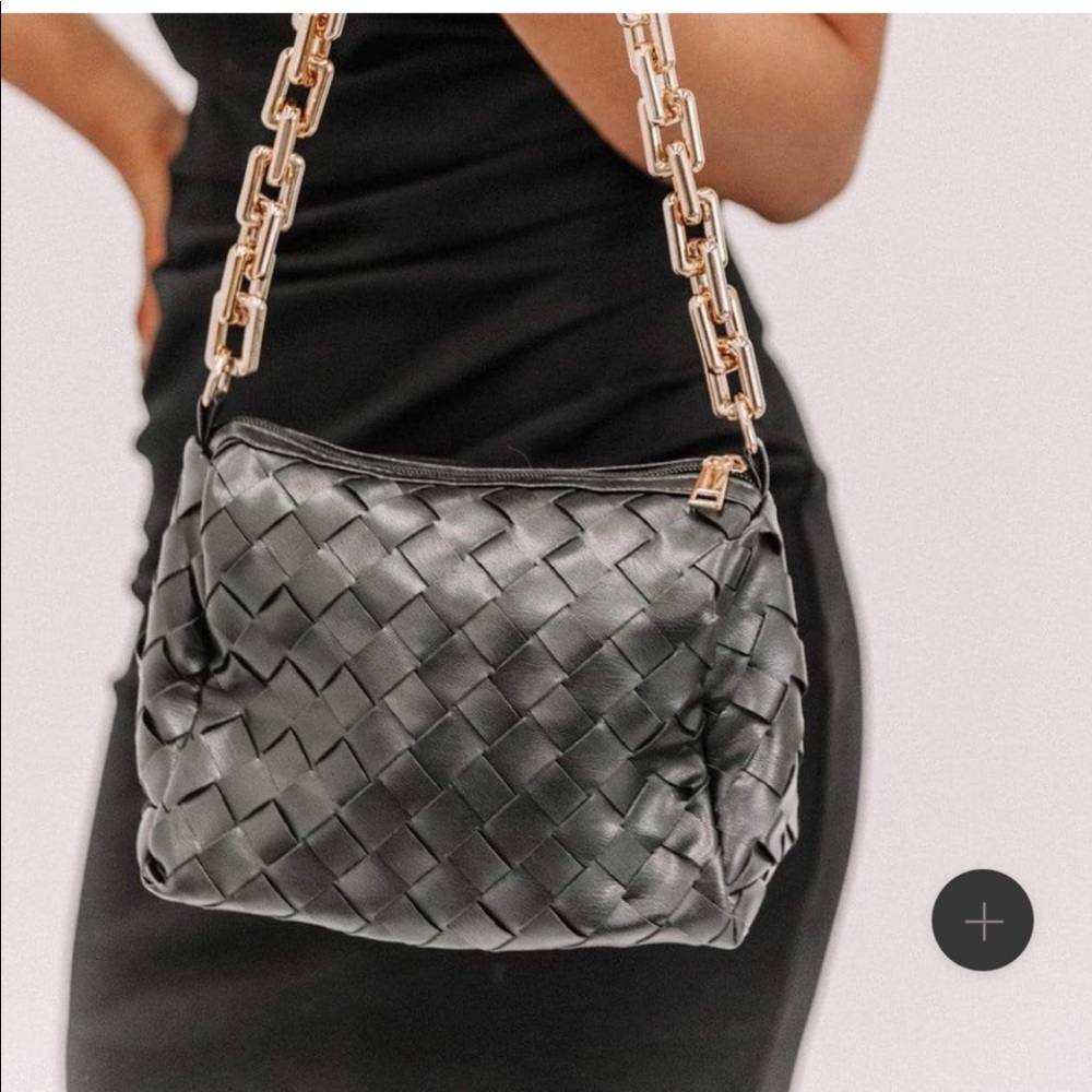 Black woven shoulder back with gold handle